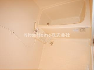 ユーミーハピネスの浴室|清潔感のあるバスルームです♪