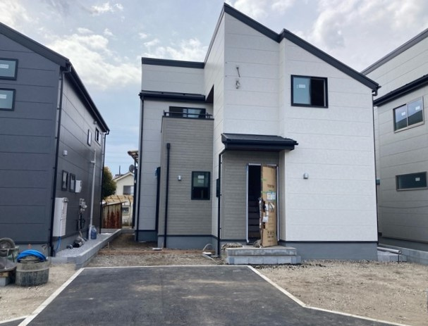 Livele Garden.S　あきる野野辺第5期　全5棟　3号棟の前面道路含む現地写真