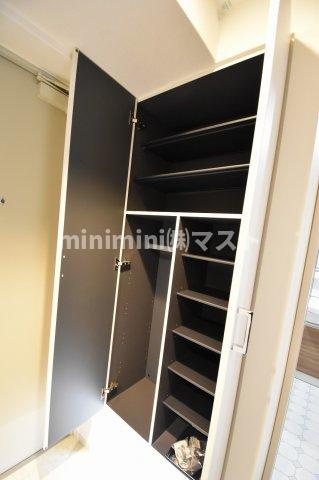 大阪市中央区森ノ宮中央１丁目の賃貸マンションの収納