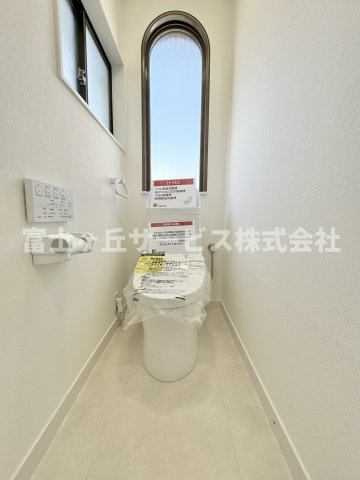 【トイレ】 | 静岡市葵区平和1丁目 中古戸建て | 1Fトイレです