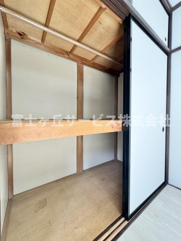 【収納】 | 静岡市葵区平和1丁目 中古戸建て | 寝室にある収納スペースです