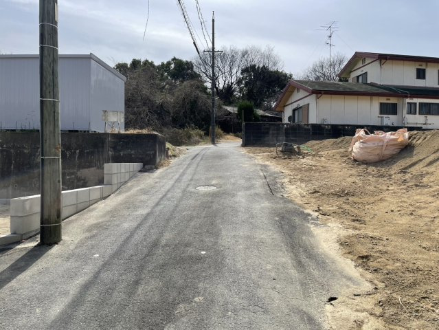 常滑市白山町2丁目　売地の前面道路含む現地写真|前面道路