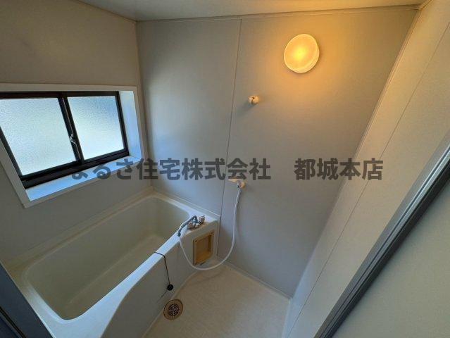 ナ・ルーチェ都原の浴室