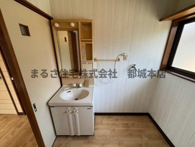 ナ・ルーチェ都原の洗面所