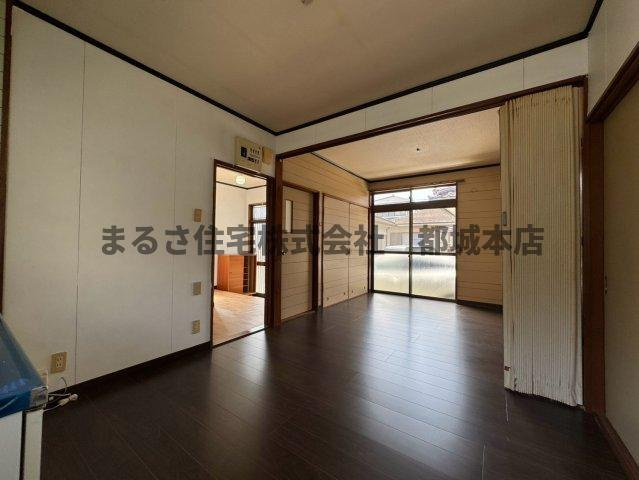 ナ・ルーチェ都原の居間・リビング