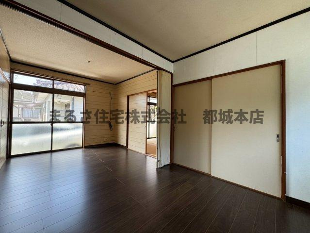 ナ・ルーチェ都原の居間・リビング