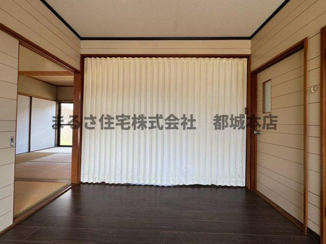 ナ・ルーチェ都原の居間・リビング