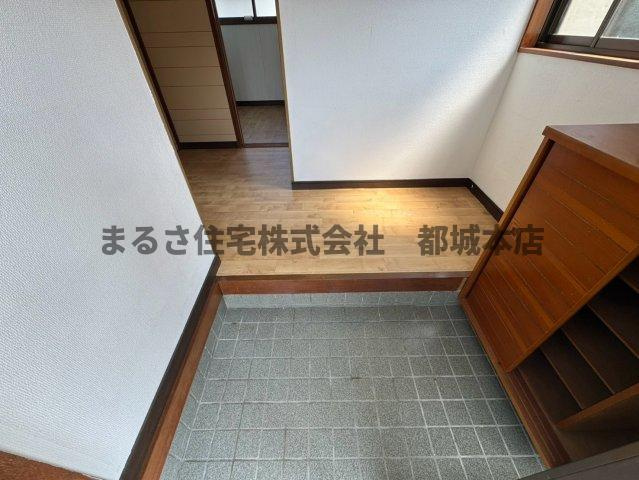 ナ・ルーチェ都原の玄関