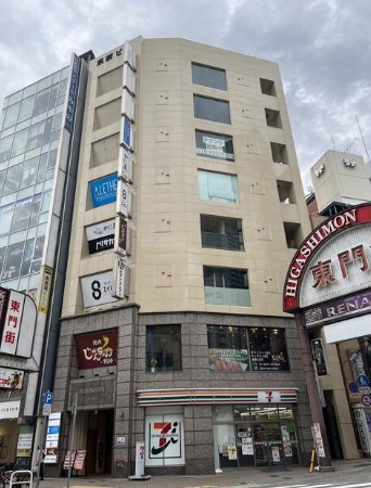 東新ビルの外観