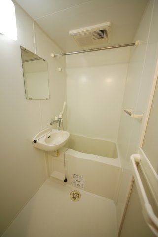 ボヌールみなとまちの浴室