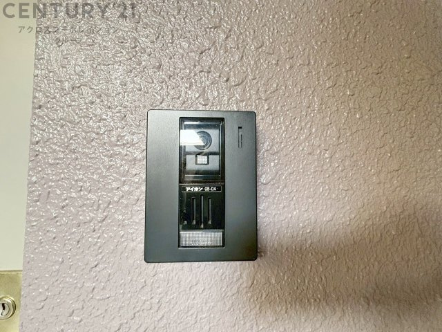 玄関前インターフォン。
