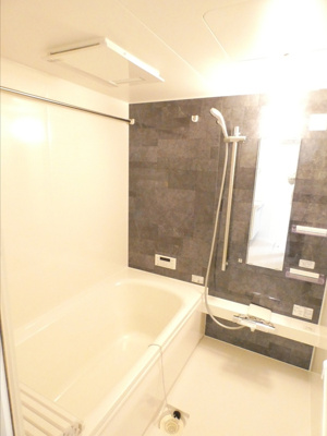 【浴室】 | クレストヒルズ A棟 | ゆったり過ごせるお風呂です