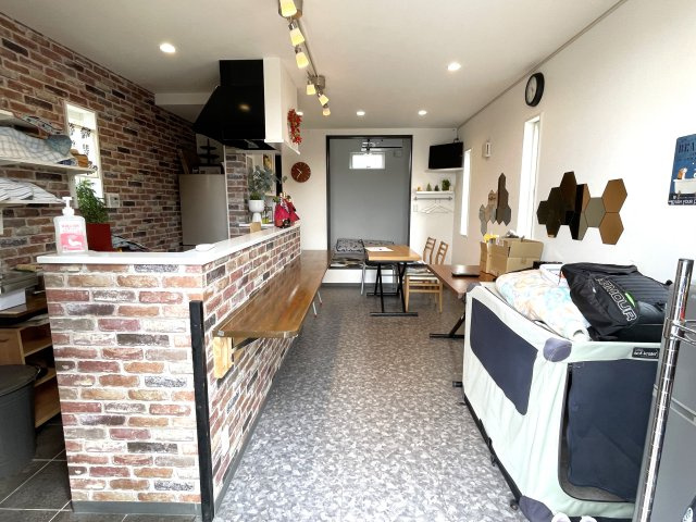 粟生野貸事務所の内装