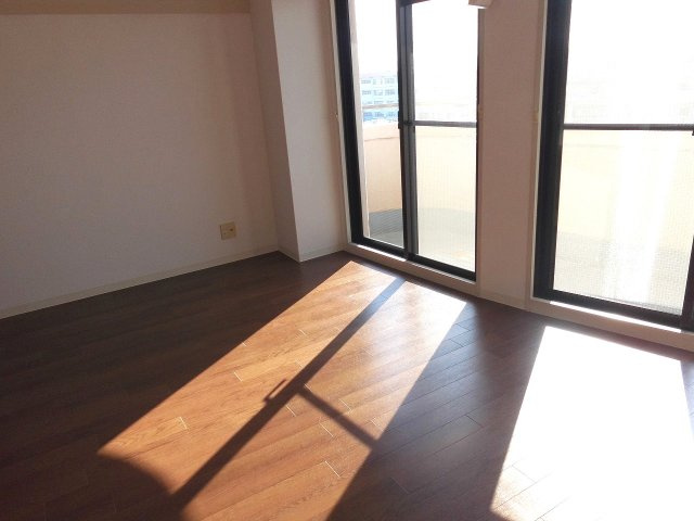 セオコート明石IIの居間・リビング