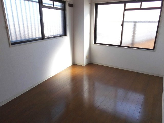 セオコート明石IIの洋室