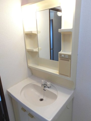 セオコート明石IIの洗面所