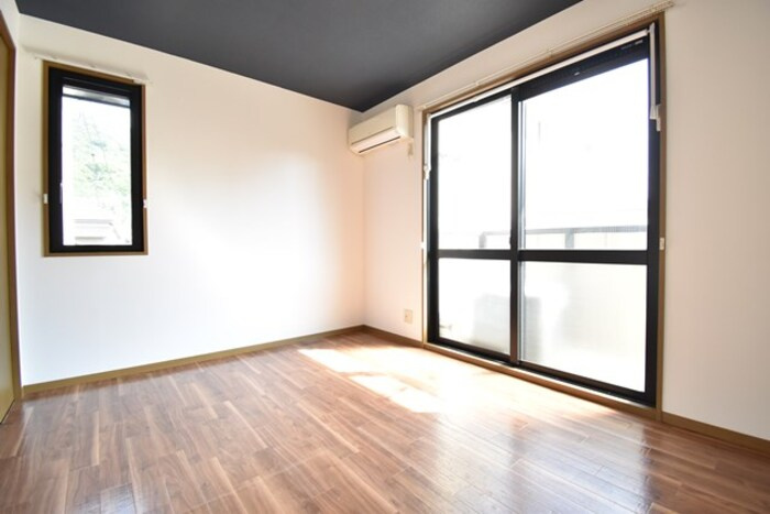 コウジィーコート前川の居間・リビング