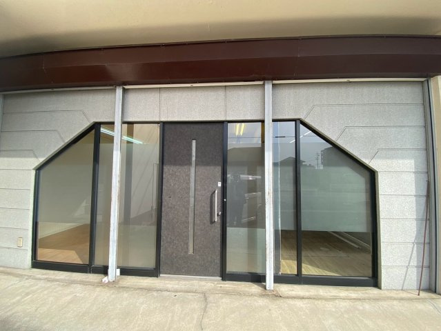 法連町 マンション久保田のエントランス