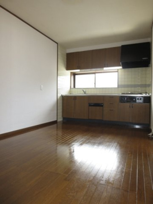 【居間・リビング】 | パールハイツマツダ | 別部屋の写真のため現況を優先します