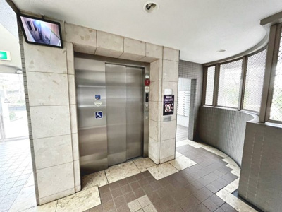 【その他共用部分】 | ローレルスクエア和泉中央B棟 | 【エレベーター】荷物が多い日も楽々にお部屋に持っていけますね！