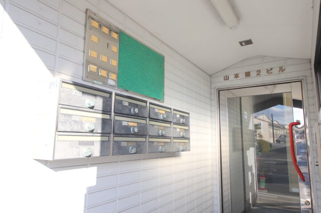 アイリスハイツ2号館のロビー