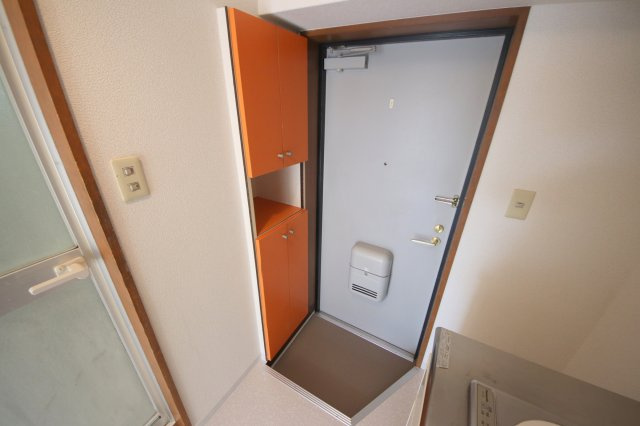 アイリスハイツ2号館の玄関