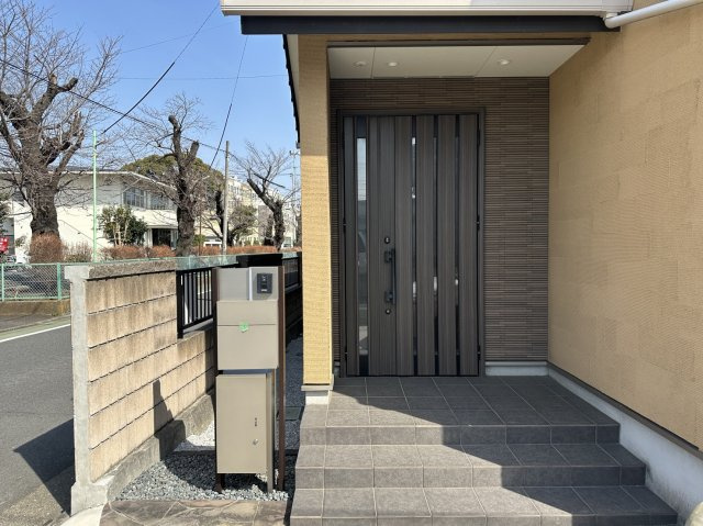 厚木市関口 サウナ付き戸建ての玄関