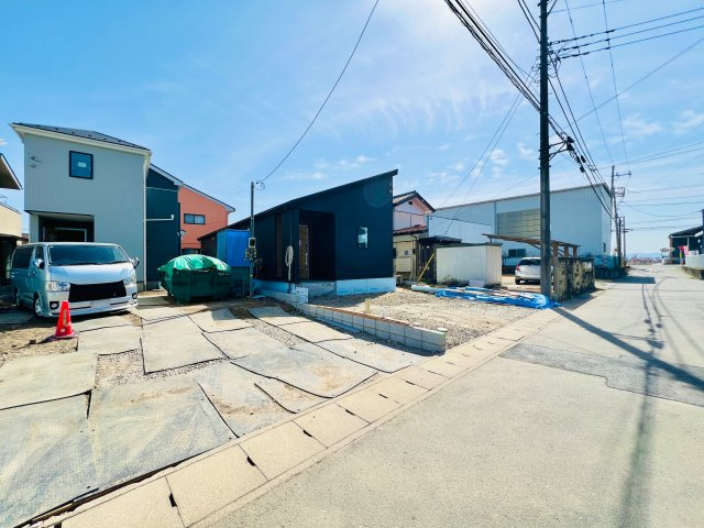 玉村斎田の前面道路含む現地写真|閑静な住宅地♪