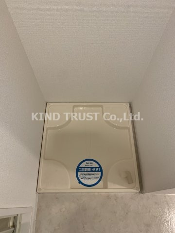 セレニテ梅田ESTの洗面所|室内洗濯機置き場です
