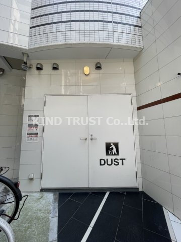セレニテ梅田ESTのその他共用部分|敷地内ごみ置き場です