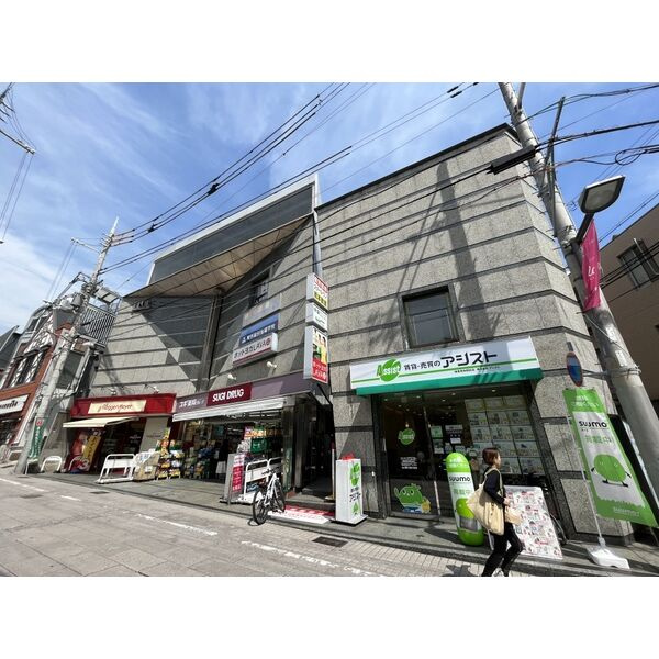 デコールビルの外観