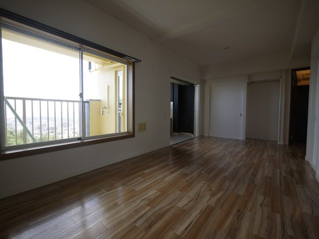 長峰ビル住宅の洋室