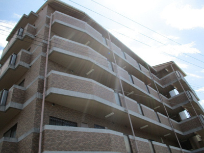 【外観】 | ウッズ・フィールドハイツ | 外壁タイル張りのお洒落なマンションです