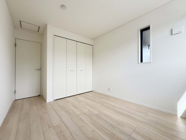 各居室に収納を備えました