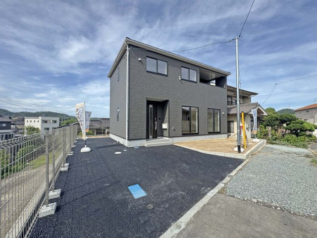 ★先着順販売受付開始！
◎住宅性能評価取得物件
◎価格への挑戦と性能にもこだわった家
◎幕山小徒歩14分
◎春日池徒歩14分
◎現地見学随時対応！