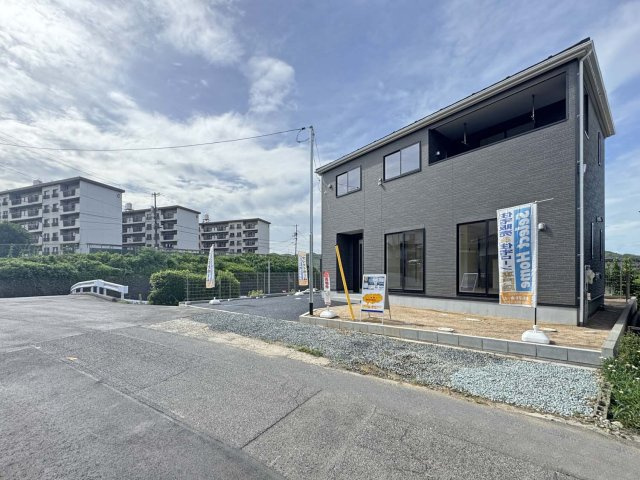 ★先着順販売受付開始！
◎住宅性能評価取得物件
◎価格への挑戦と性能にもこだわった家
◎幕山小徒歩14分
◎春日池徒歩14分
◎現地見学随時対応！