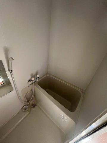 中津3-7-38貸家C号の浴室