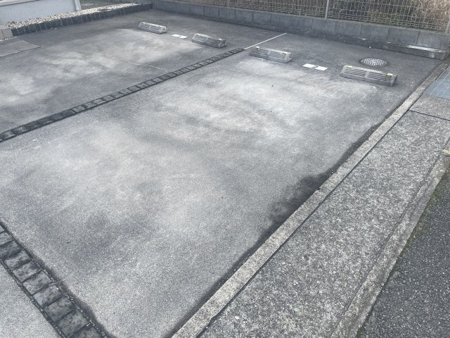 ボヌール　ミナミの駐車場