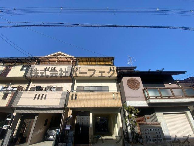 東田宮1丁目戸建の前面道路含む現地写真