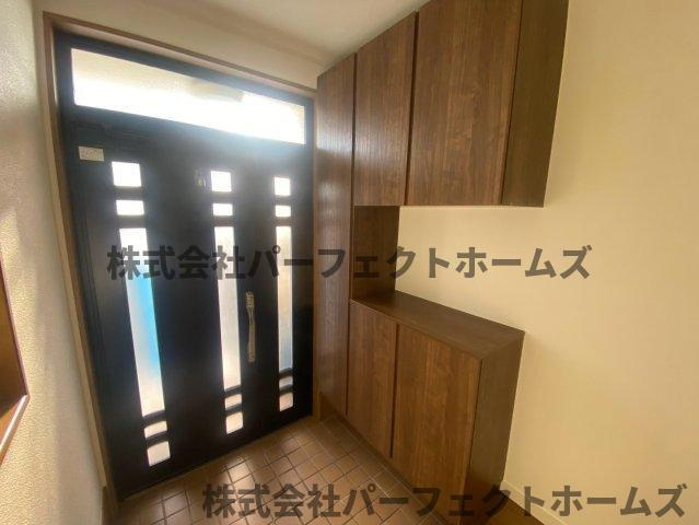 東田宮1丁目戸建の玄関|専用の収納スペースです