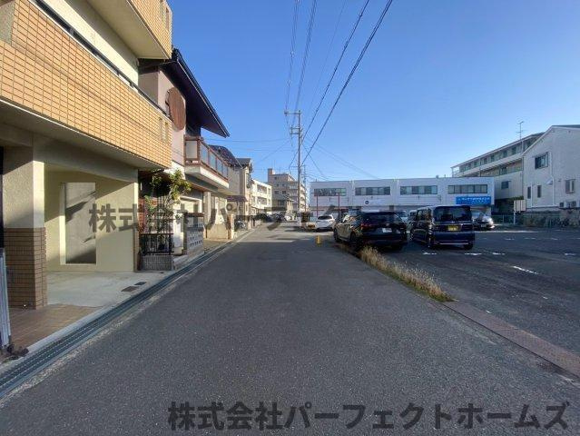 【前面道路含む現地写真】の画像