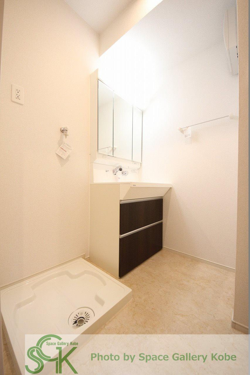 サンヒルズ・ラフォーレⅠの洗面所|※お部屋により仕様が異なる場合があります。