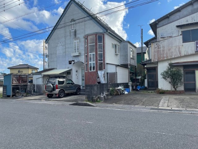 いすみ市深堀　中古戸建の前面道路含む現地写真