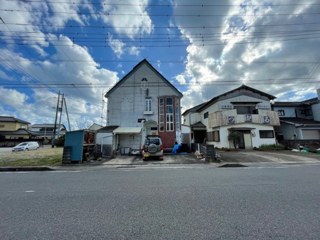 いすみ市深堀　中古戸建の前面道路含む現地写真
