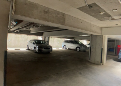 【駐車場】 | グレイス相模大野 | 駐車場と明記されていても、最小スペースでつくられた駐車場だと大型車は駐車できなかったり、出入りしにくくなったりする可能性があります。お車のサイズと購入したい物件の駐車場のサイズを現地で確認しましょう。
