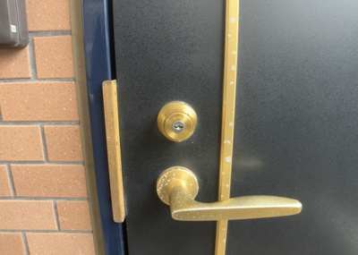 【防犯設備】 | グレイス相模大野 | 当然のことではありますが、オートロックやセンサーライト、ホームセキュリティーなどの防犯設備があれば、小さいお子様がいるご家庭も安心ですよね！まず物件購入の際は、防犯設備もチェックするようにしましょう。