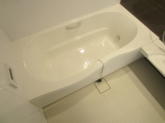 ＣＡＳＡ　ＢＩＡＮＣＡ西船橋Ｃの浴室|★一坪バスルーム★追焚付浴室乾燥機★