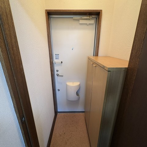 コスモスコーポの玄関