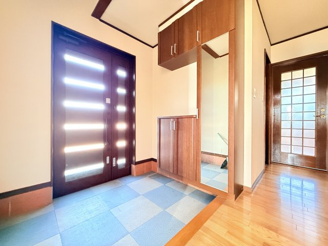 鉾田市飯島中古住宅の玄関