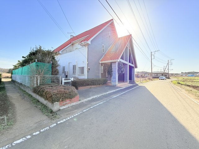 鉾田市飯島中古住宅の前面道路含む現地写真